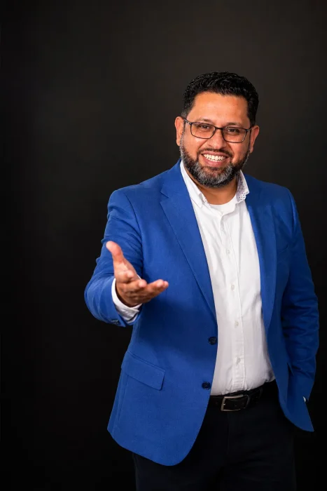 Mohamad AL-Hakim. Informatiker. Geschäftsführer. E-Commerce Spezialist.